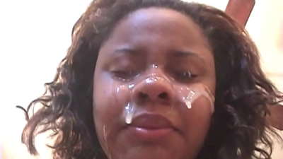 Siyah Brezilyalı kız büyük bir çük ile anal seks sonra yüzünde bir boşalmak alır