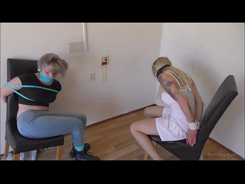 ❤️ Bağımlı / bağlı ve ağzı tıkalı / sıkıntı içinde küçük hanım ❤️ Porno fb tr.taxiporec.top ❤